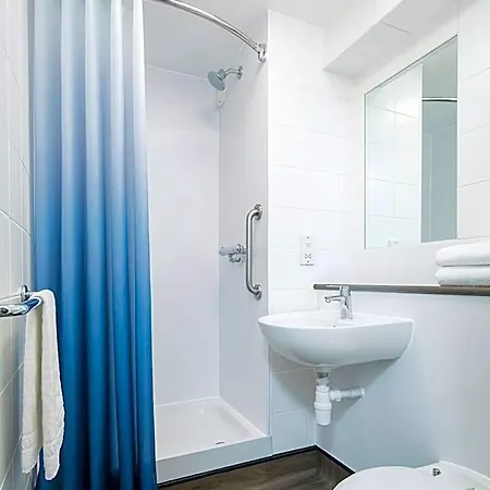 Travelodge 2*